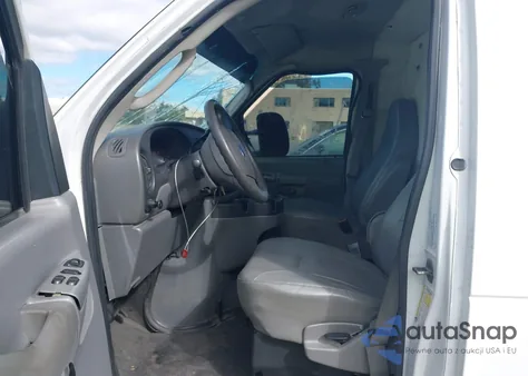 2008 Ford E-350 Super Duty Commercial/Recreational z USA, uszkodzony, nr VIN 1FTSS34LX8DA95633